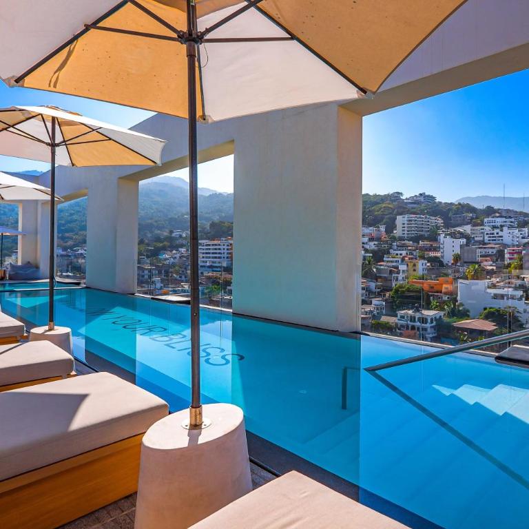 Luxury condo with shared rooftop pool and lounge, private washer/dryer - Vacation Home - 39