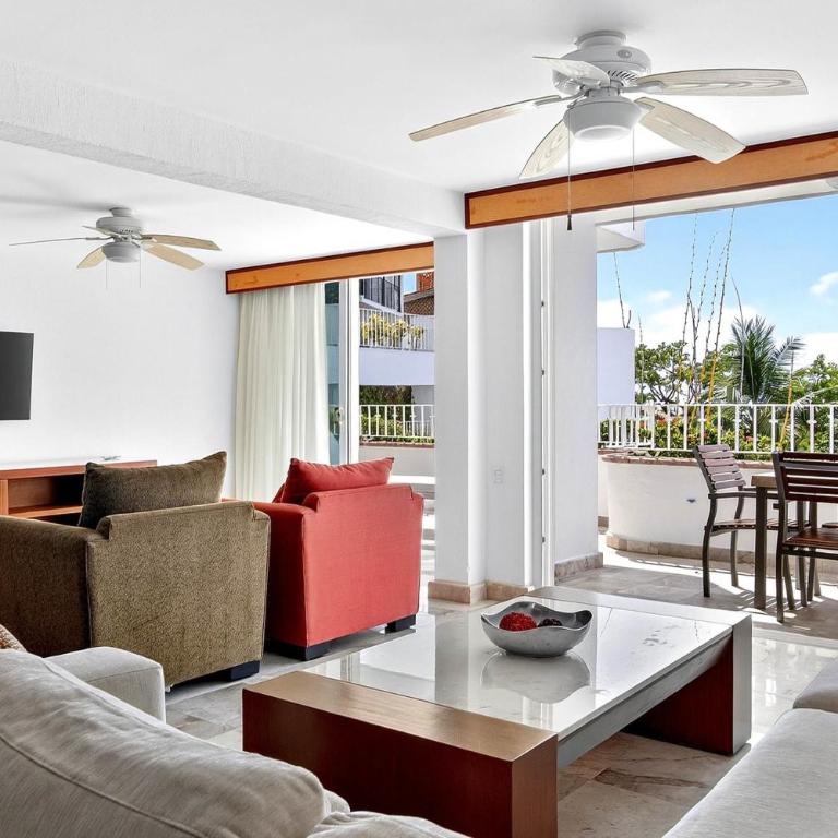 Stunning oceanview suite with cliffside infinity pool, terrace & gourmet kitchen - Casa - 2