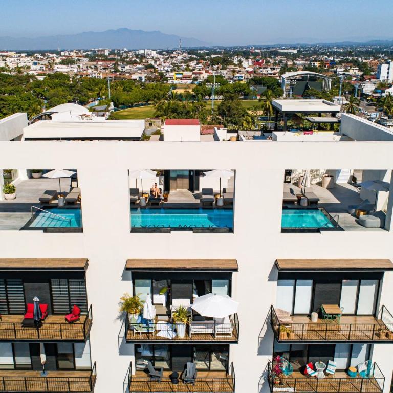 Luxury condo with shared rooftop pool and lounge, private washer/dryer - Vacation Home - 48