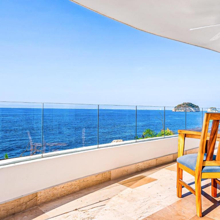 Lavish seaside escape with oceanfront views, amazing pool & pool spa - Casa - 16