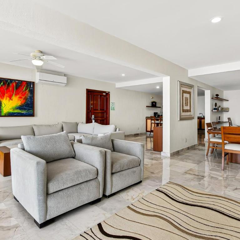 Spacious oceanview suite with heated pool, hot tub & terraces for lounging - Vacation Home - 4