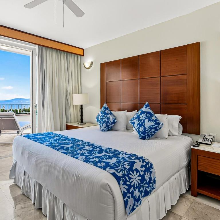 Spacious oceanview suite with heated pool, hot tub & terraces for lounging - Vacation Home - 14
