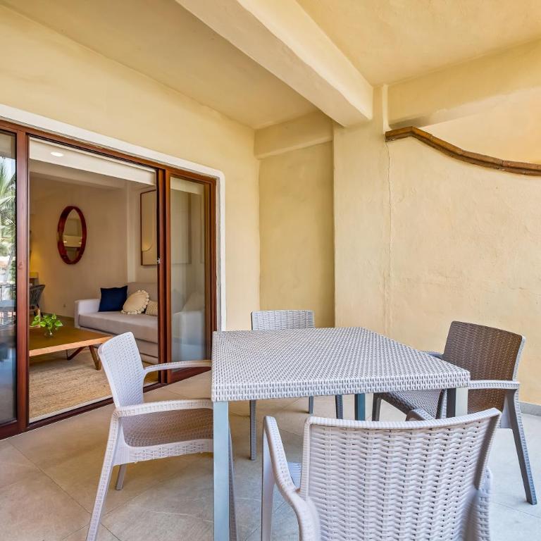 Marina condo near golf course, beach, & dining with pool & tennis courts - Vacation Home - 25