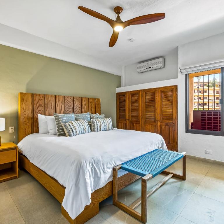 Marina condo near golf course, beach, & dining with pool & tennis courts - Vacation Home - 16