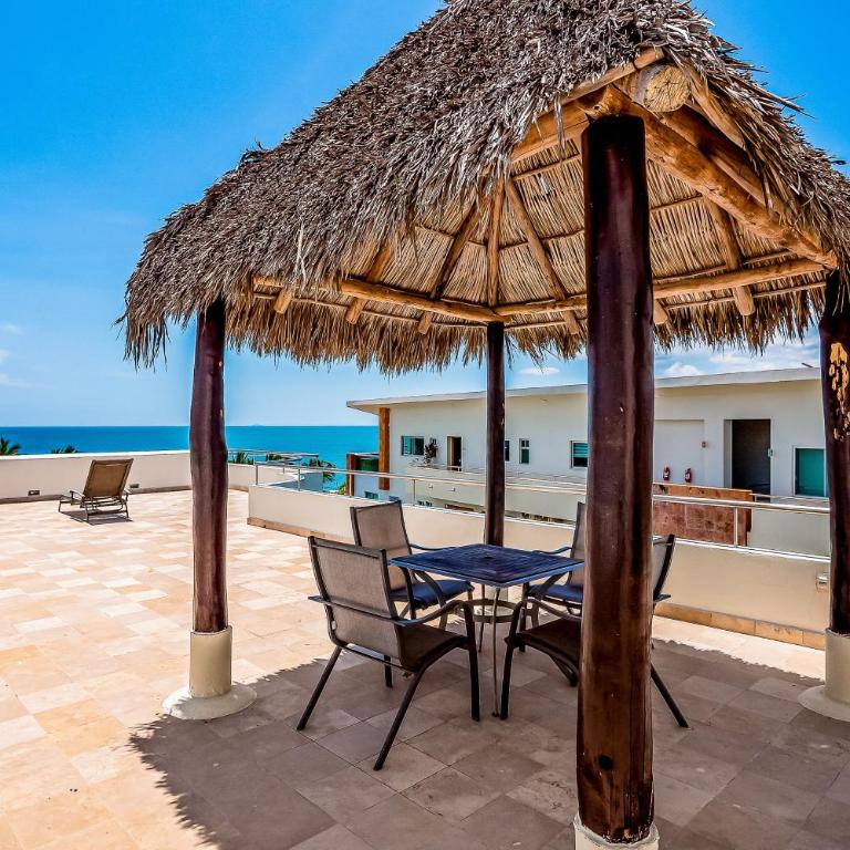 Spacious condo with near the beach with resort-style pool, inviting balcony - Casa - 40