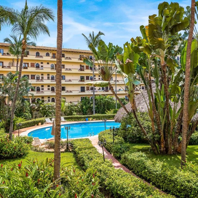 Marina condo near golf course, beach, & dining with pool & tennis courts - Vacation Home - 31
