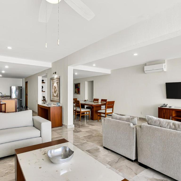 Spacious oceanview suite with heated pool, hot tub & terraces for lounging - Vacation Home - 6