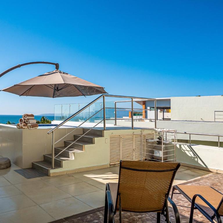 Luxurious retreat with a scenic terrace pool & modern kitchen - Casa - 34