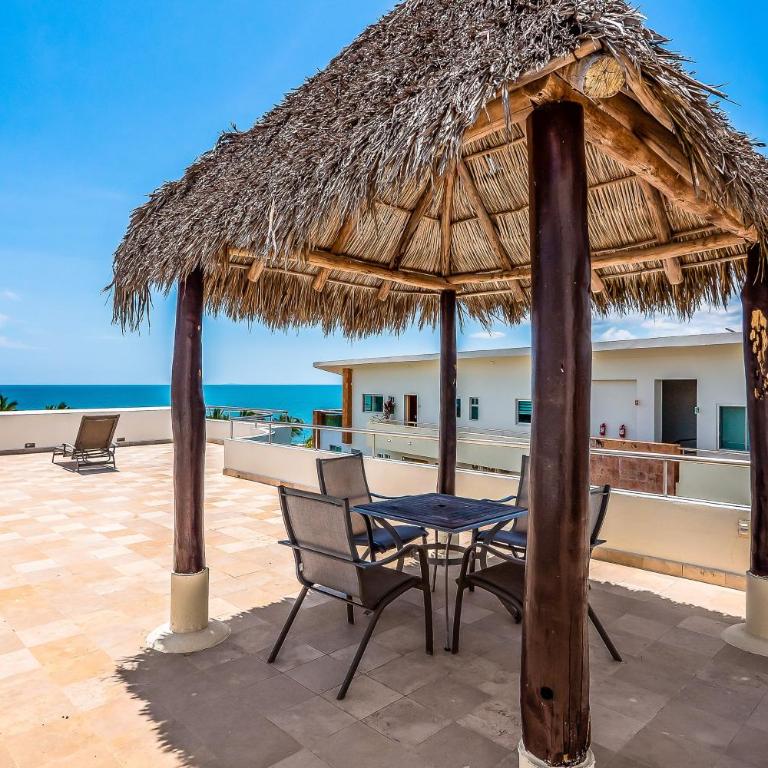 Luxurious retreat with a scenic terrace pool & modern kitchen - Casa - 40