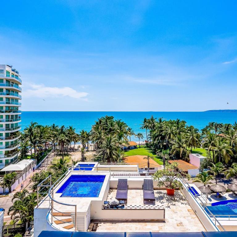 Spacious condo with near the beach with resort-style pool, inviting balcony - Casa - 47