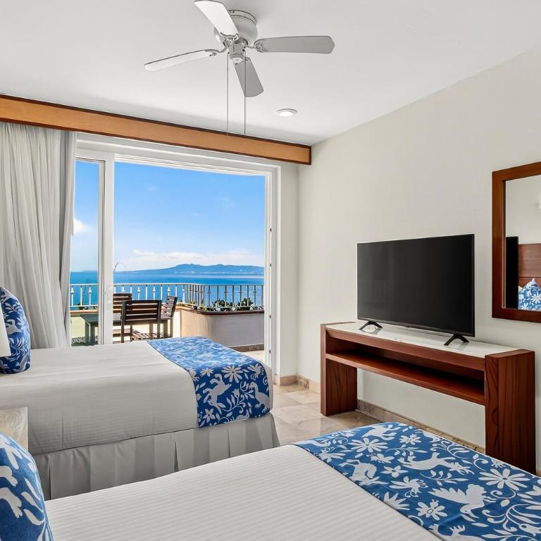 Spacious oceanview suite with heated pool, hot tub & terraces for lounging - Vacation Home - 24