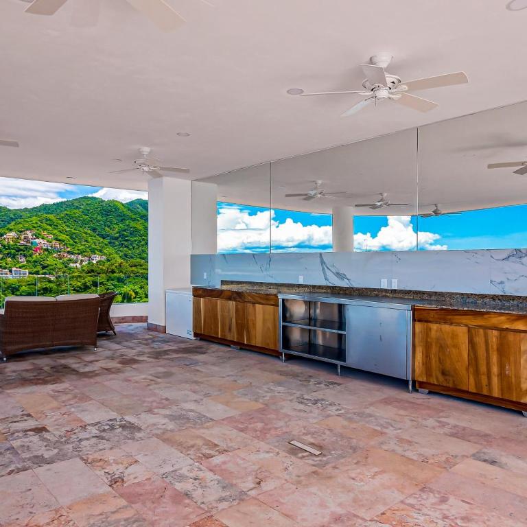 Fantastic oceanfront apartment with balcony, pool & central AC - Casa - 27
