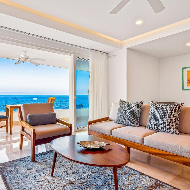 Fantastic oceanfront apartment with balcony, pool & central AC - Casa - 6