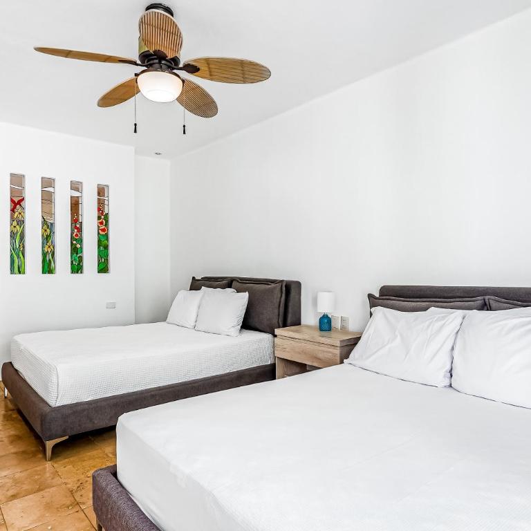 Spacious condo with near the beach with resort-style pool, inviting balcony - Casa - 25