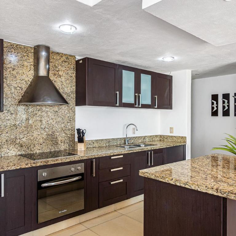 Luxurious retreat with a scenic terrace pool & modern kitchen - Casa - 16