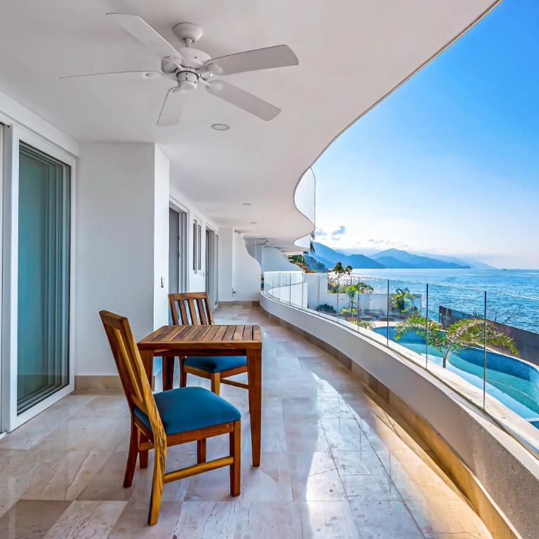 Luxe 2nd-floor condo with endless ocean views, pool, spa & balcony - Casa - 23