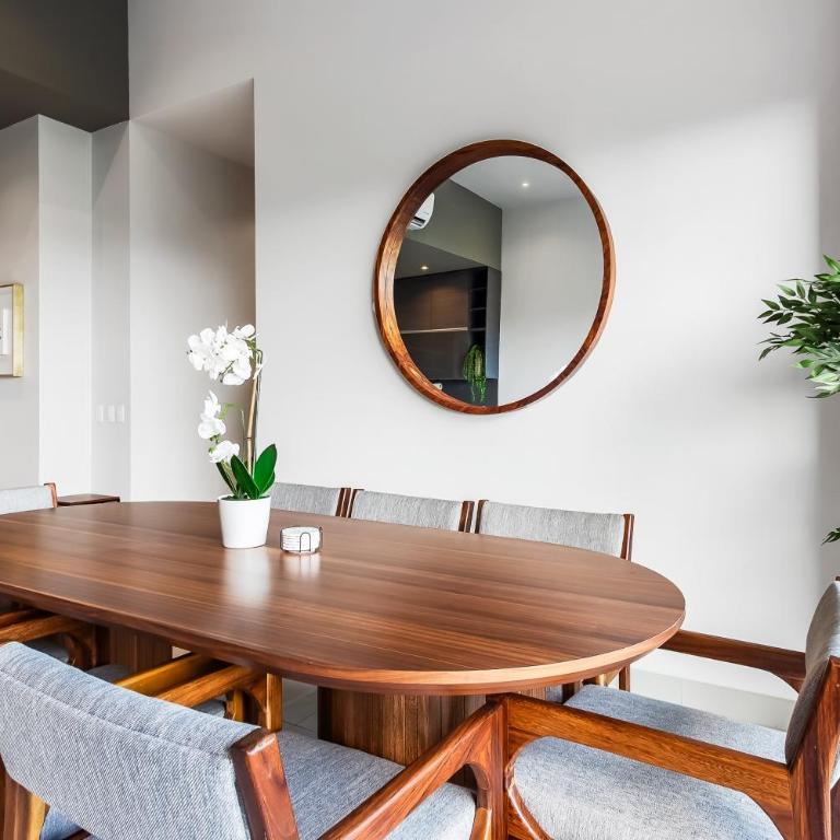 Modern condo with breathtaking views, infinity pool, and en suite bedrooms - Casa - 14