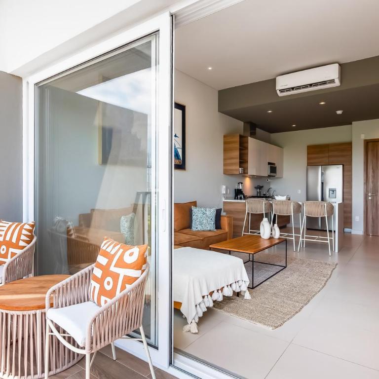 5th-floor apt near the ocean with infinity rooftop pool, balcony, washer/dryer - Casa - 28