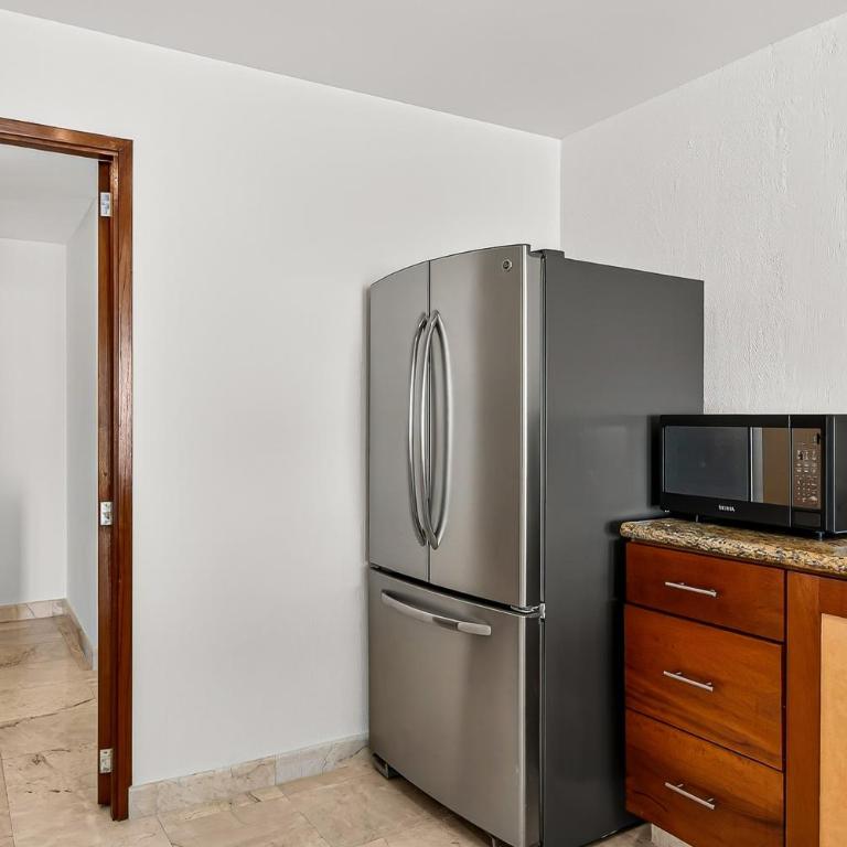 Coastal retreat condo with resort-style pool, hot tub & oceanfront terrace - Vacation Home - 12