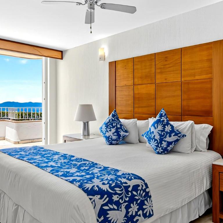 Upscale coastal suite with private terrace, ocean views, pool & hot tub - Vacation Home - 16