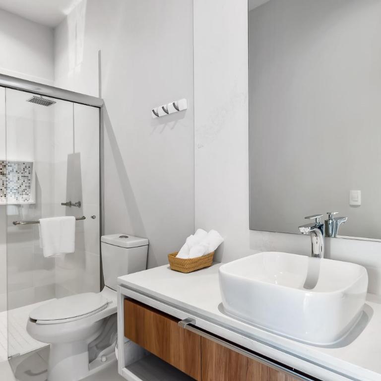 Modern condo with breathtaking views, infinity pool, and en suite bedrooms - Casa - 28