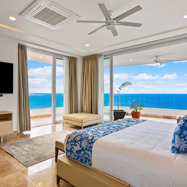 Upscale oceanfront condo with extensive balcony, pool & ocean views - Casa - 18