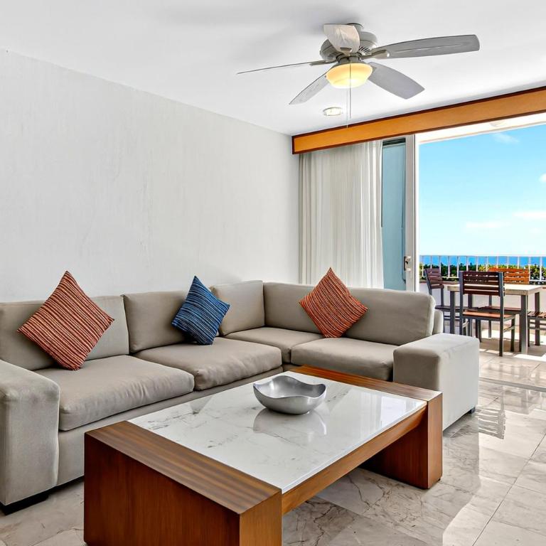 Upscale coastal suite with private terrace, ocean views, pool & hot tub - Vacation Home - 5