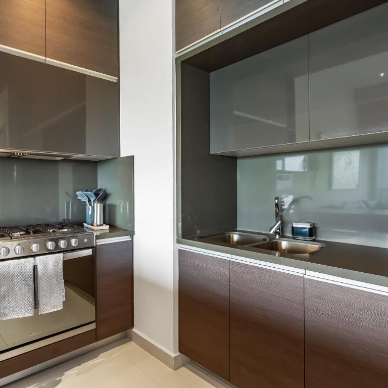 Modern condo with breathtaking views, infinity pool, and en suite bedrooms - Casa - 10