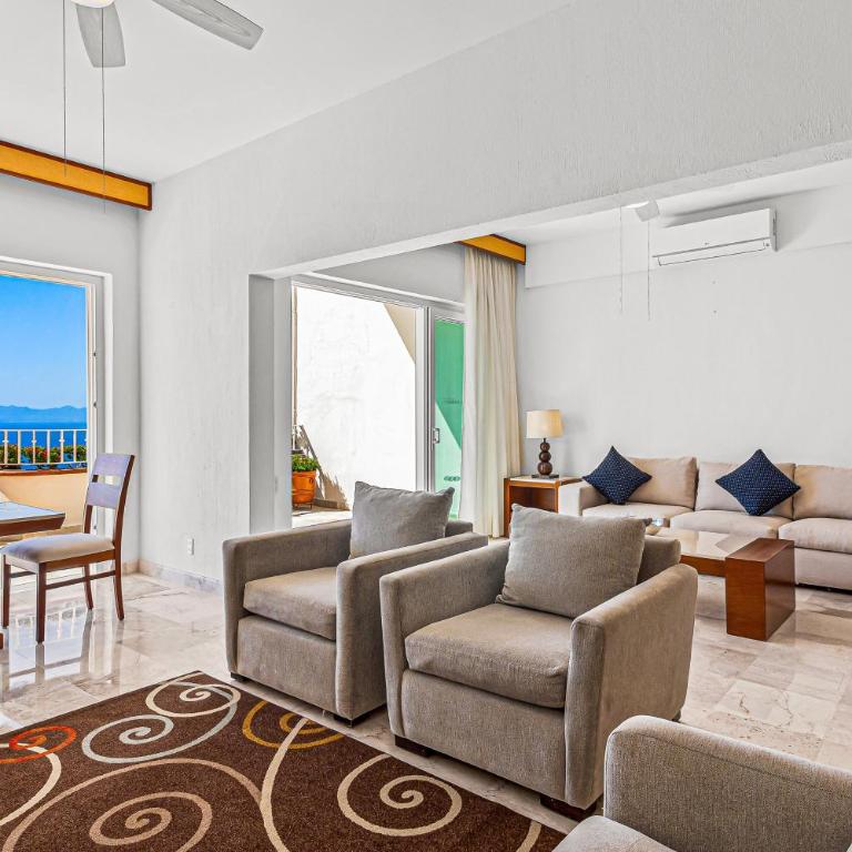 Elegant oceanview suite with heated pool, private hot tub & terrace dining - Vacation Home - 6