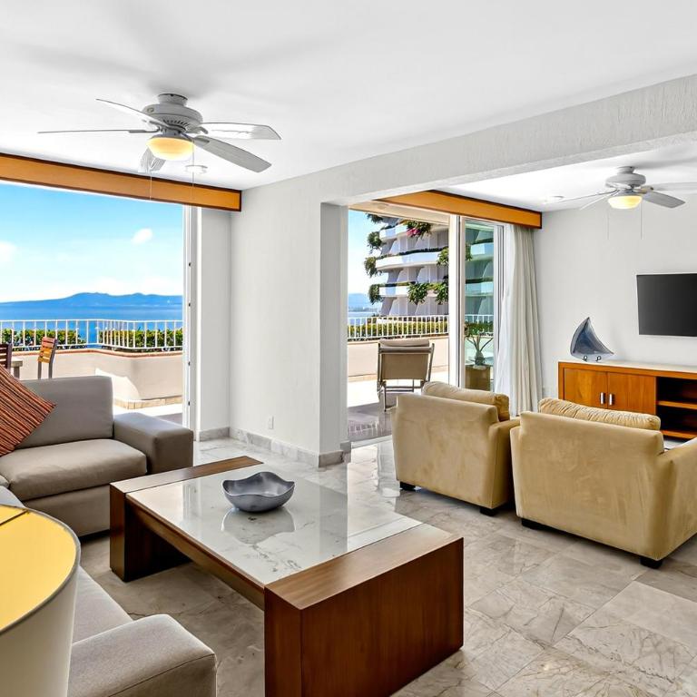 Upscale coastal suite with private terrace, ocean views, pool & hot tub - Vacation Home - 6