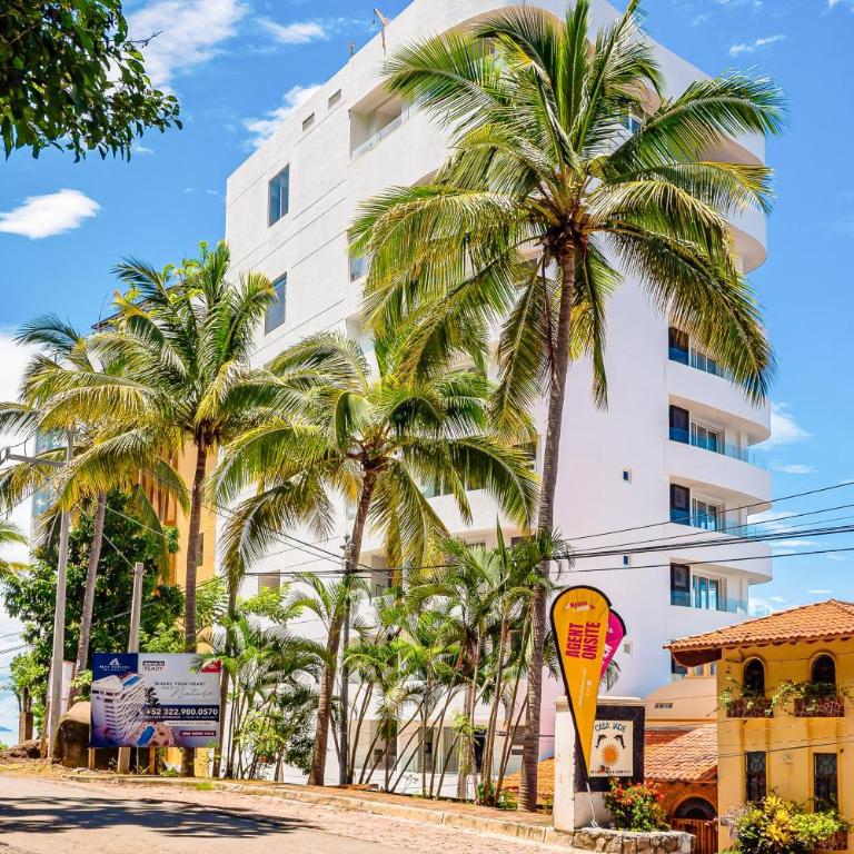 Luxe 2nd-floor condo with endless ocean views, pool, spa & balcony - Casa - 2