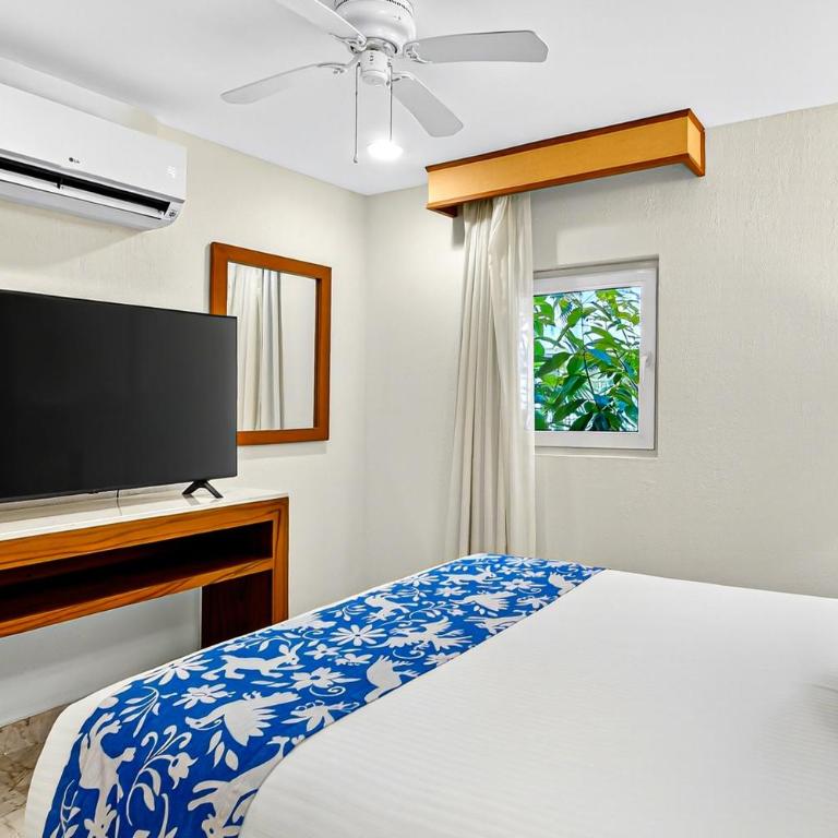 Upscale coastal suite with private terrace, ocean views, pool & hot tub - Vacation Home - 17