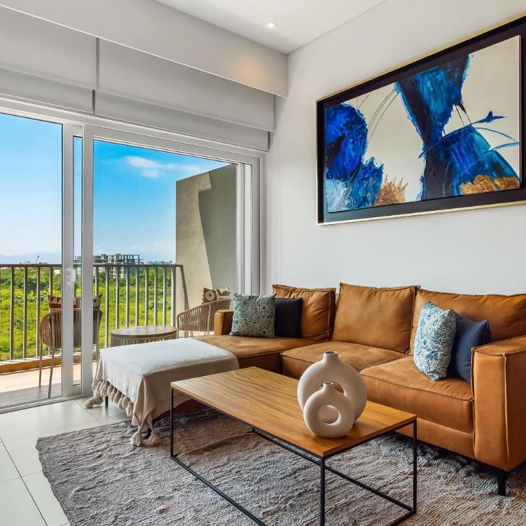 5th-floor apt near the ocean with infinity rooftop pool, balcony, washer/dryer - Casa - 6