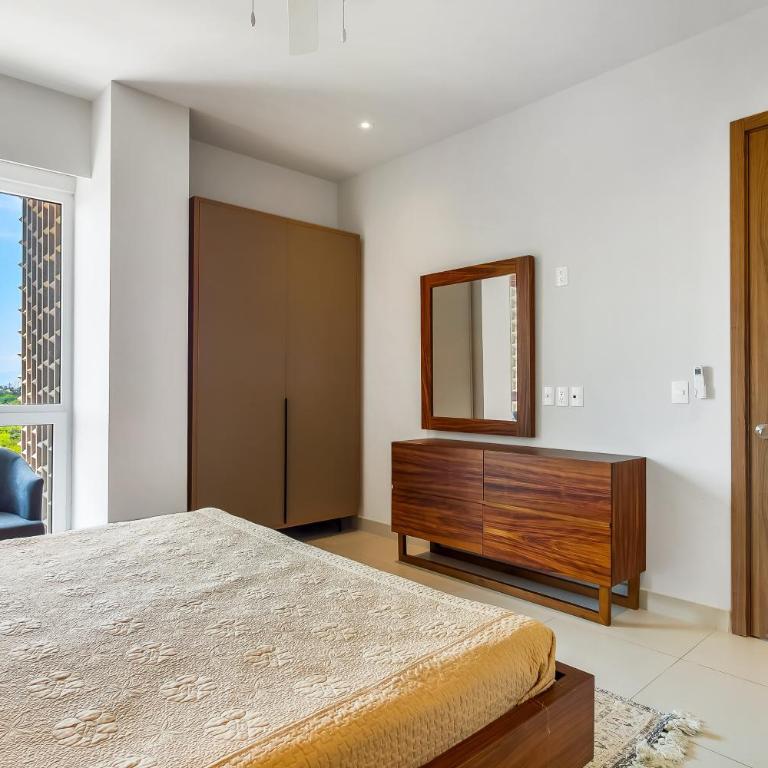 5th-floor apt near the ocean with infinity rooftop pool, balcony, washer/dryer - Casa - 17