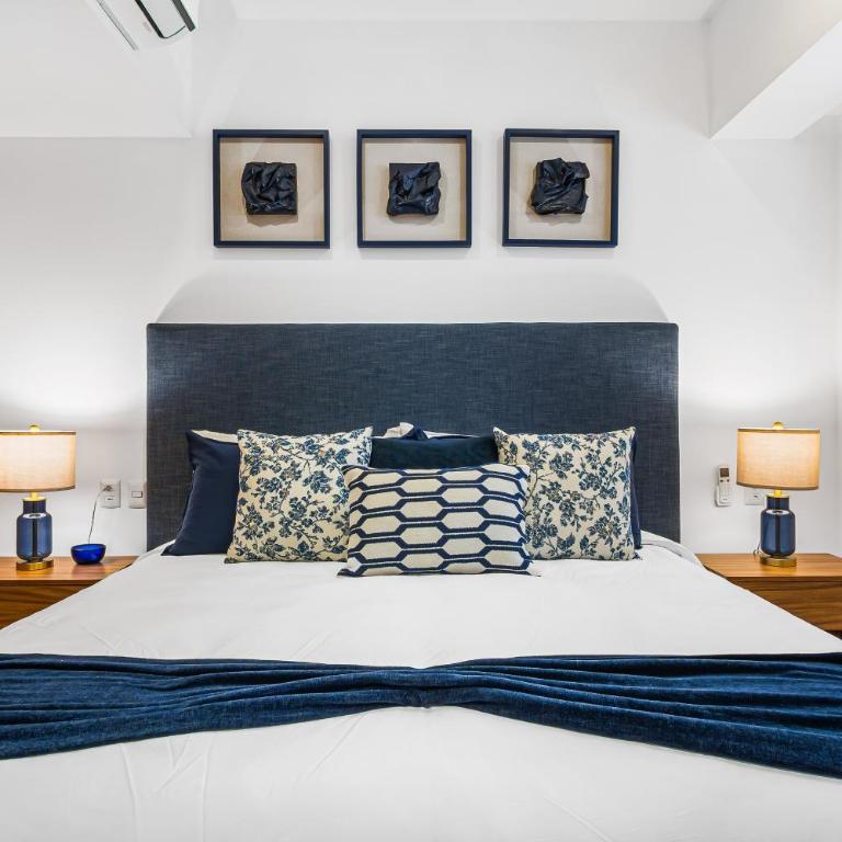 Stylish oceanfront condo with infinity pool, rooftop deck & beach access - Vacation Home - 14