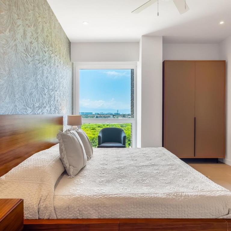 5th-floor apt near the ocean with infinity rooftop pool, balcony, washer/dryer - Casa - 16