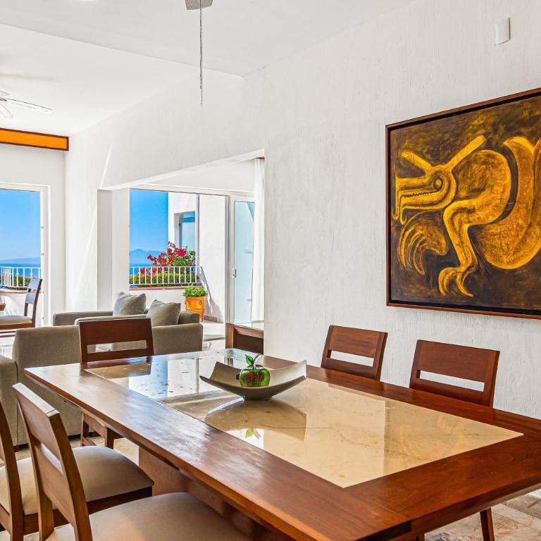 Elegant oceanview suite with heated pool, private hot tub & terrace dining - Vacation Home - 8