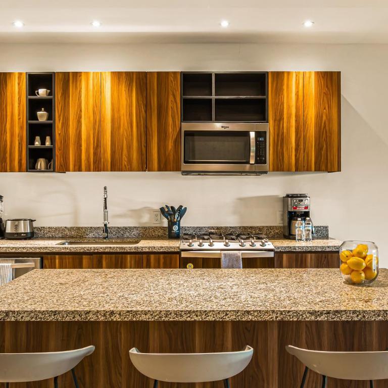 Peaceful modern condo with rooftop pool, washer-dryer and fitness room - Casa - 13