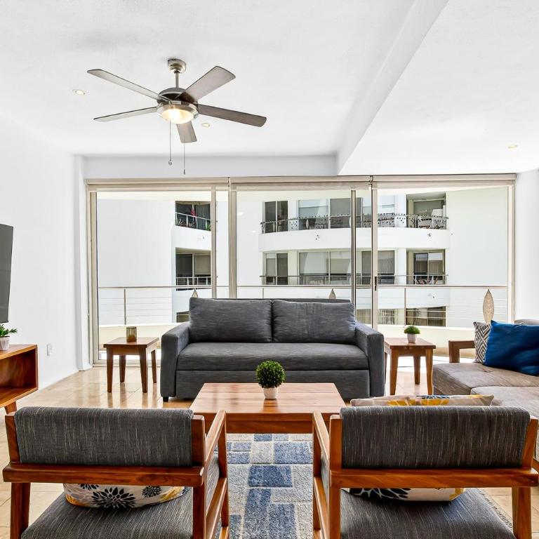 Bright coastal apartment with pool, balcony & beach access close by - Casa - 14