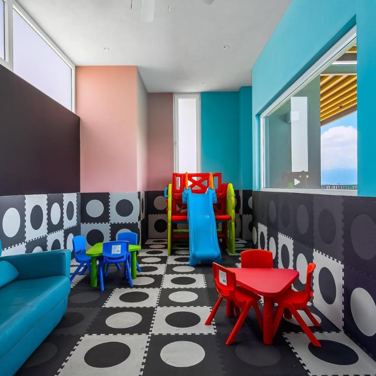 5th-floor apt near the ocean with infinity rooftop pool, balcony, washer/dryer - Casa - 23