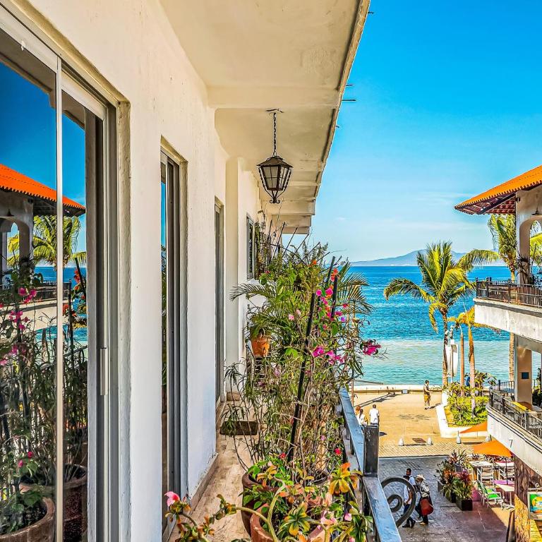 Downtown Malecon beach front, AC, walk to restaurant/bars, rooftop 360 views - Casa - 24