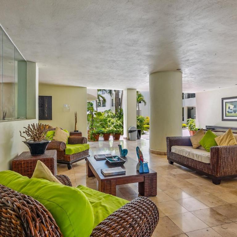 Bright coastal apartment with pool, balcony & beach access close by - Casa - 33