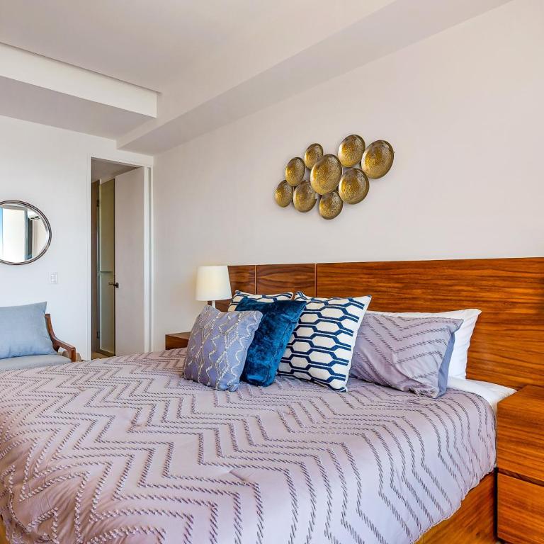 Oceanfront condo with a full kitchen, pool, & beach access - Casa - 16