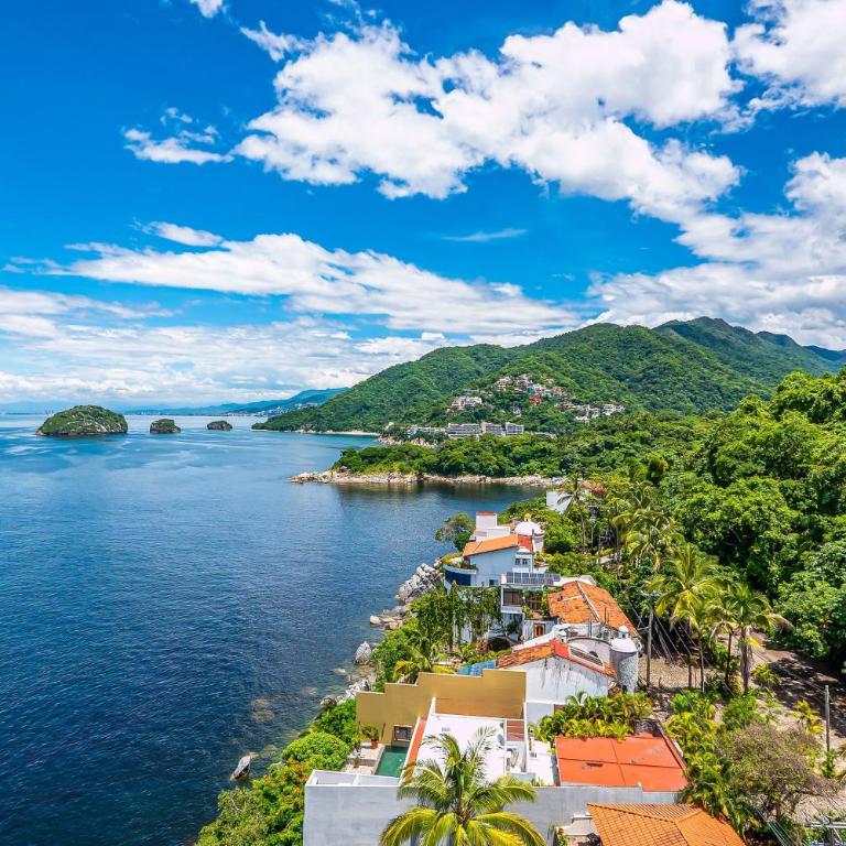 Luxurious upscale condo w/ wraparound oceanfront view & shared pool - Casa - 45