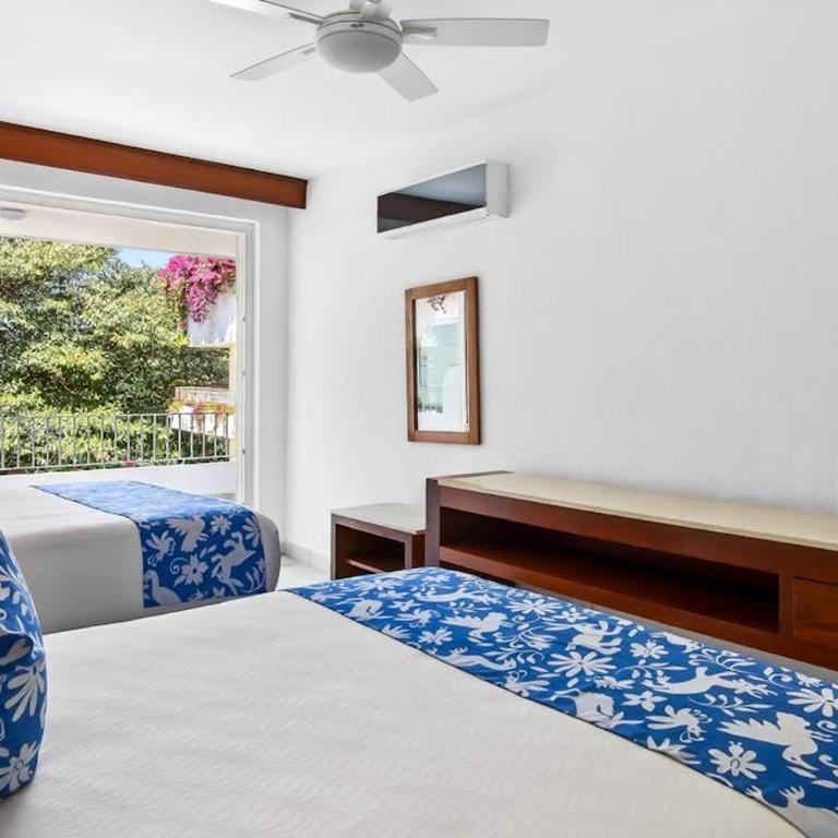 Modern hillside suite with balcony, city view, pools, gym & full kitchen - Vacation Home - 16