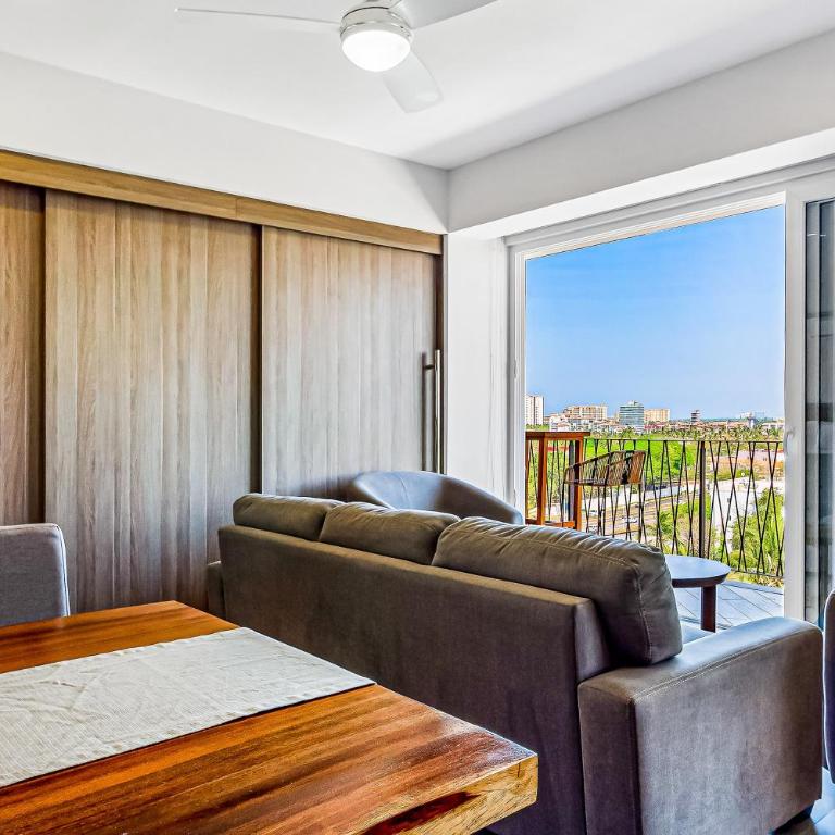 Ocean-view condo in Puerto Vallarta with rooftop pool, fitness room, and balcony - Vacation Home - 4