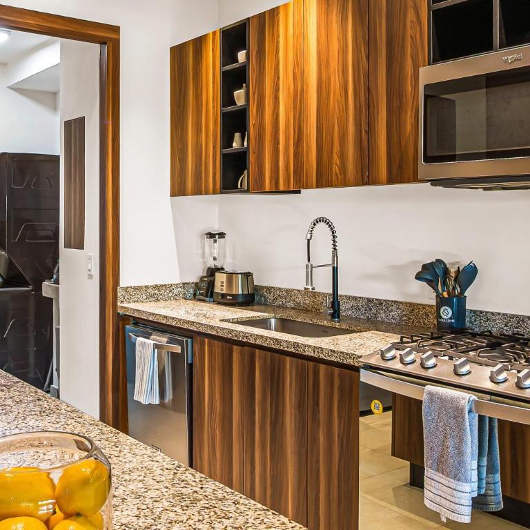 Peaceful modern condo with rooftop pool, washer-dryer and fitness room - Casa - 12