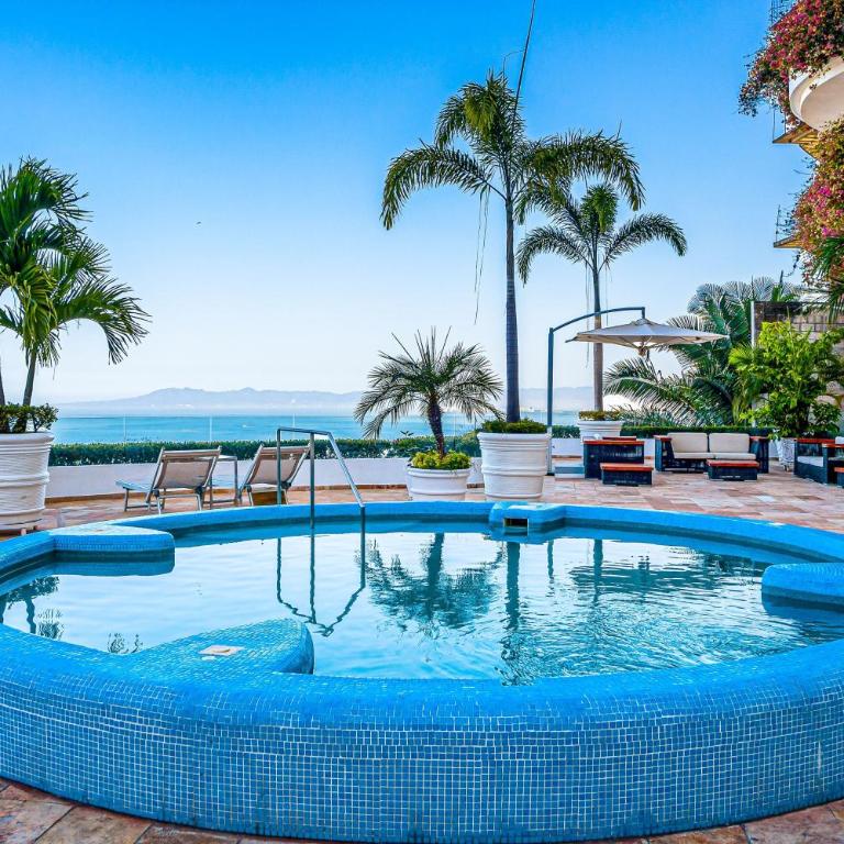 Stylish hillside suite w/rooftop pool, gym access, AC & family-friendly layout - Casa - 31