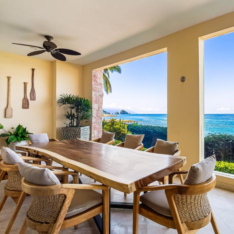 Cozy beachfront apartment with stunning ocean views and resort amenities - Vacation Home - 18