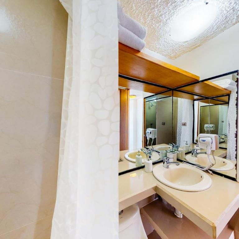 Central Puerto Vallarta condo with pool, ocean views & fast WiFI - walk to beach - Vacation Home - 19